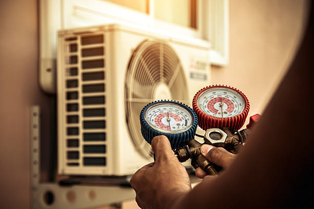 Professional Hvac Installation technician working in Aurora, CO